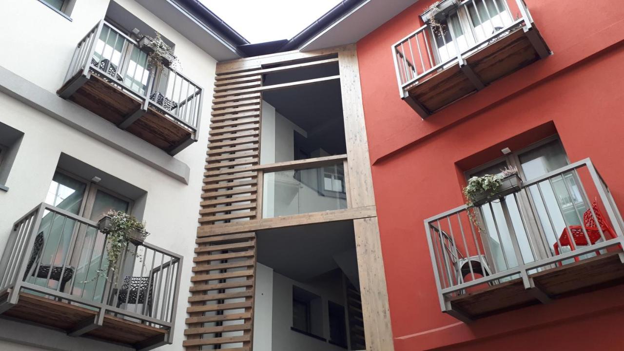 Hotel Bed & Rooms , Corte Rossa -1 Min Walk To Bernina Express Tirano Ngoại thất bức ảnh