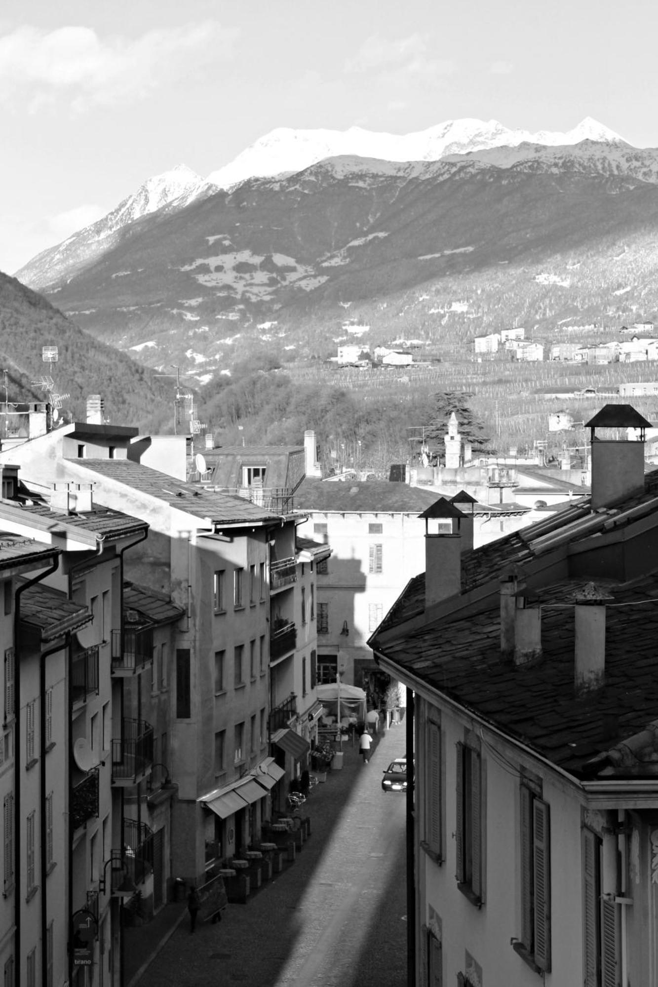 Hotel Bed & Rooms , Corte Rossa -1 Min Walk To Bernina Express Tirano Ngoại thất bức ảnh