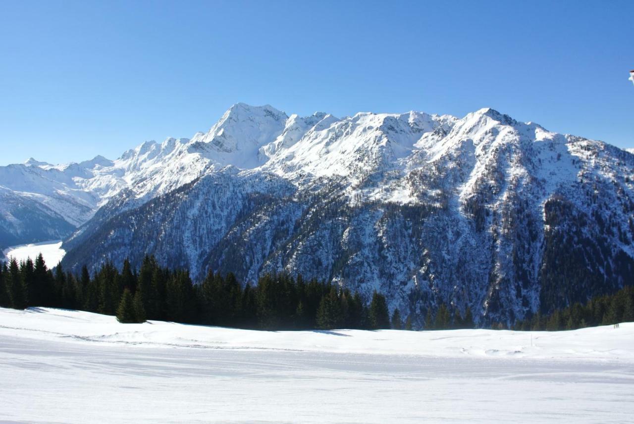 Hotel Bed & Rooms , Corte Rossa -1 Min Walk To Bernina Express Tirano Ngoại thất bức ảnh